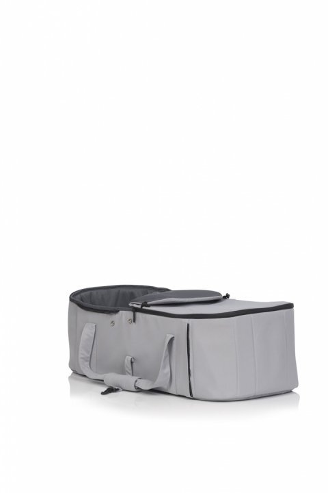easyGO Port bebe Easy Go Echo Carrier cu intaritura si manere pentru transport cu husa de picioruse si capotina dimensiune 75 x 30 x 20 cm Cloud Gray