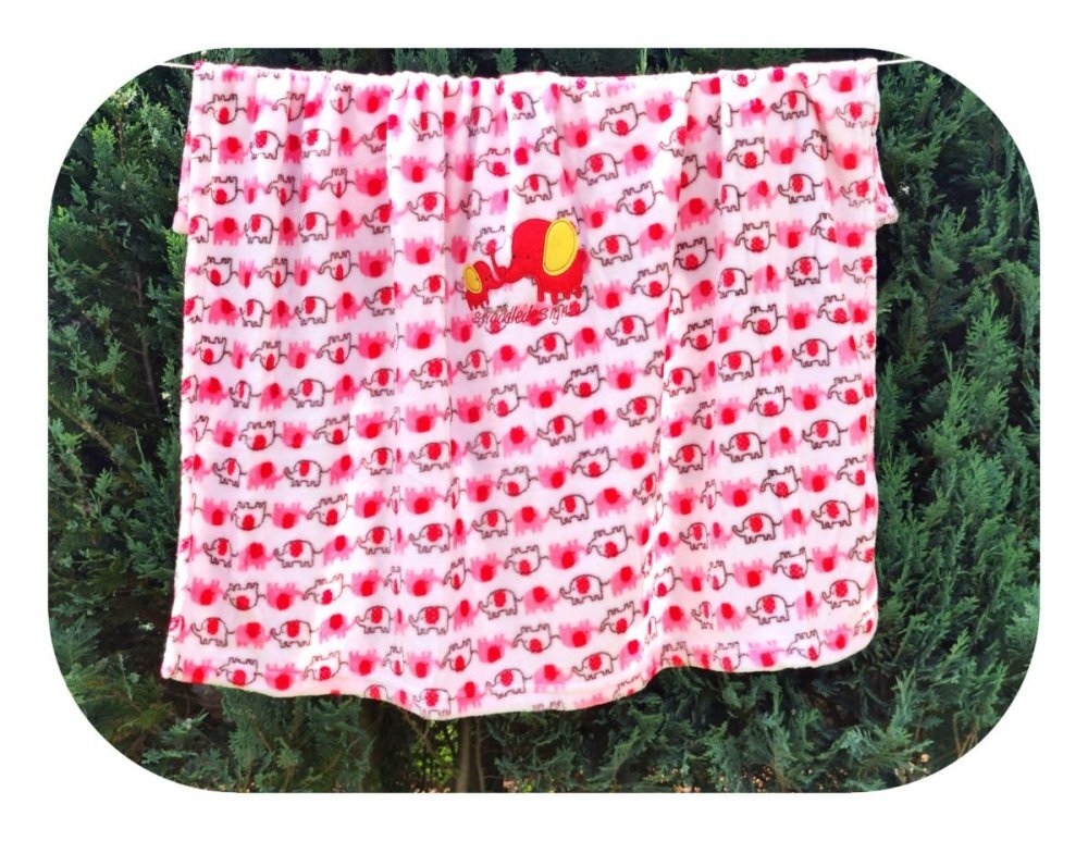 EgaKids Paturica din microfibra 80x100 cm model Red Elephants