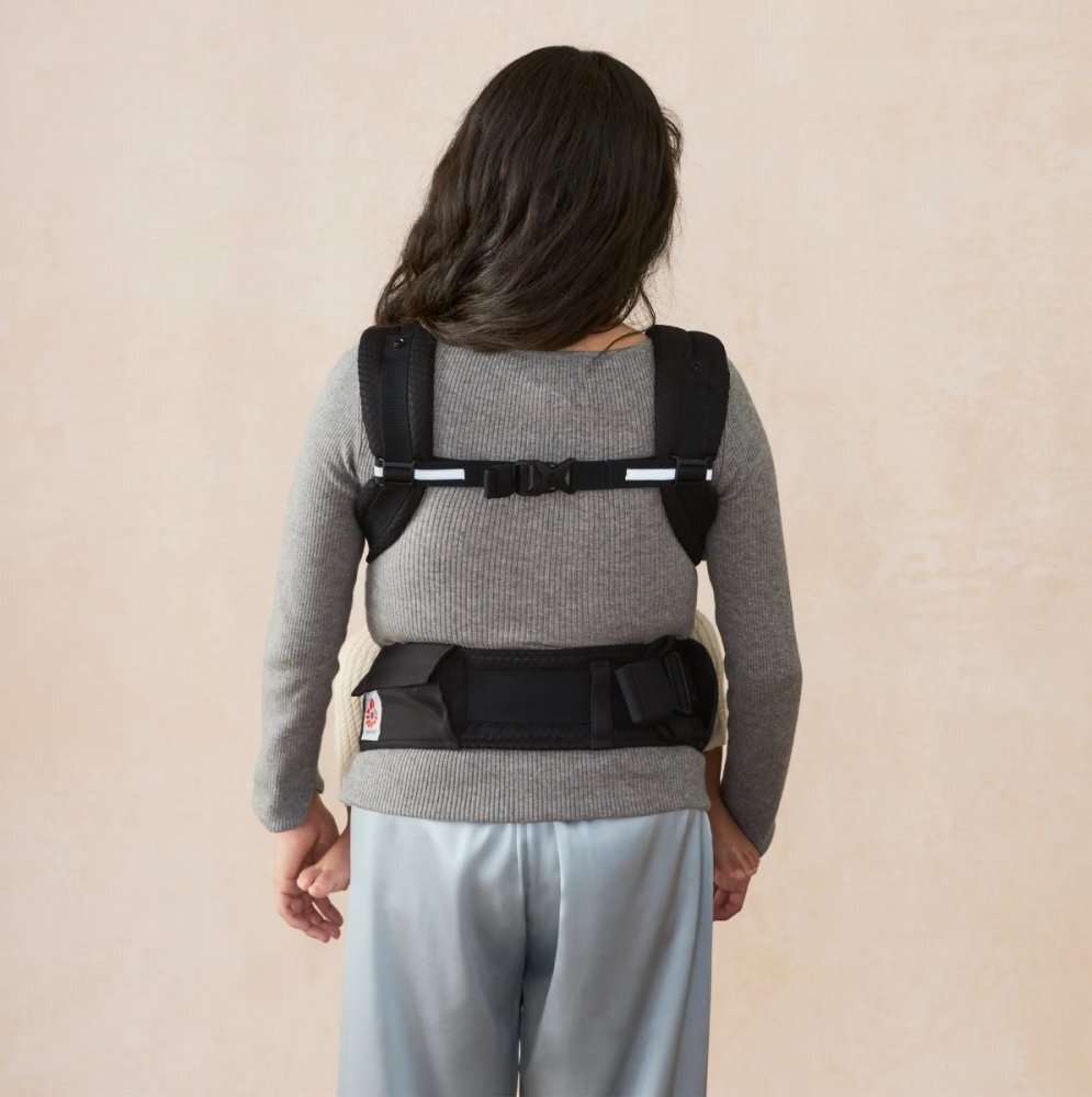 Ergobaby Marsupiu Alta Hip 4 luni-4 ani Onyx Black 5.5-20.4 kg