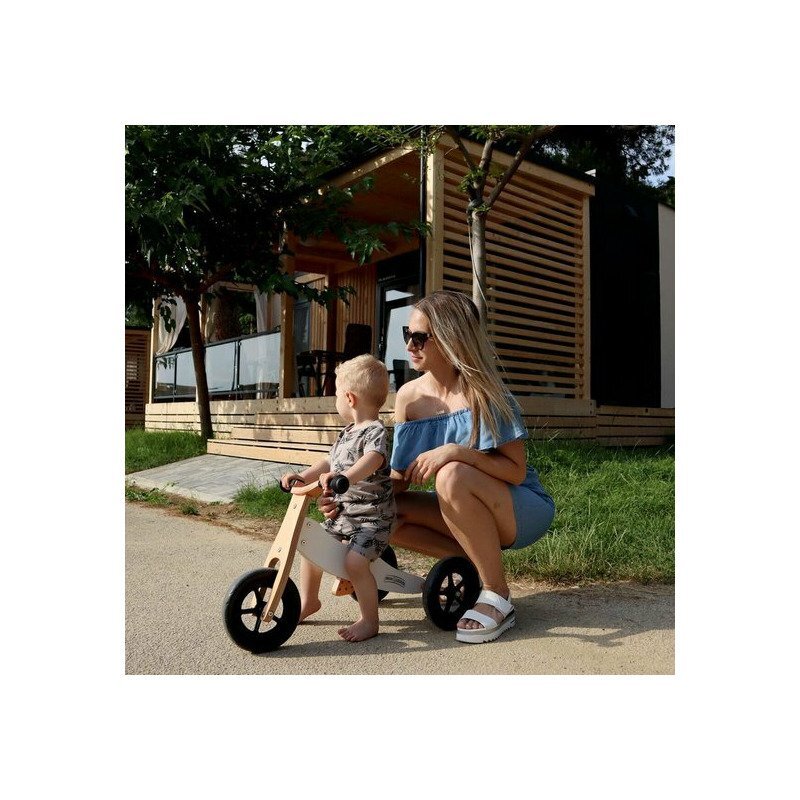 Free2Move Tricicleta copii fara pedale din lemn 2 in 1 Brown White transformabila in bicicleta de echilibru varsta 16-3 ani scaun reglabil pe inaltime limitator de directie si roti silentioase