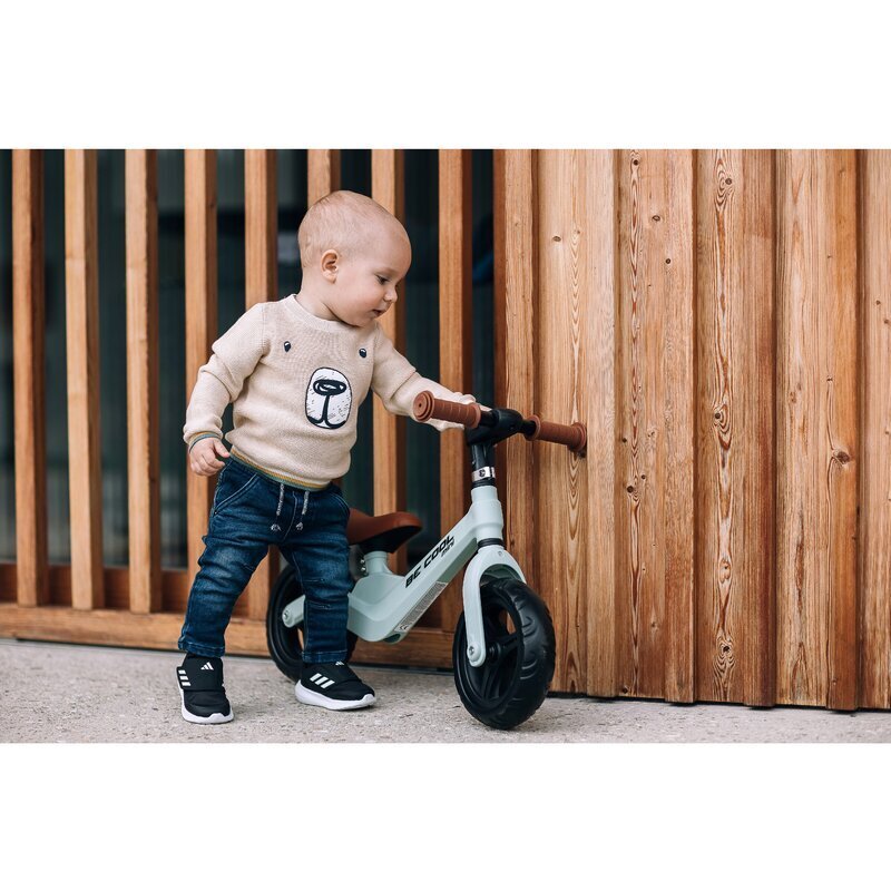 FreeON Bicicleta copii fara pedale Be Cool Mini roti din Eva 12 luni+ verde 8 inch scaun reglabil de la 27-35 cm roti late din material EVA ghidon ajustabil intre 46 si 51 cm greutate maxima suportata 30 Kg