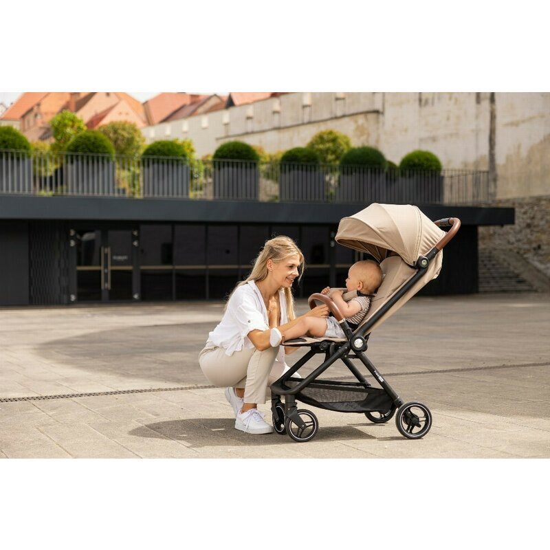 FreeON Carucior sport Bold pliabil automat roti cu suspensii de la nastere pana la 22 kg cu spatar reglabil in 3 pozitii Black