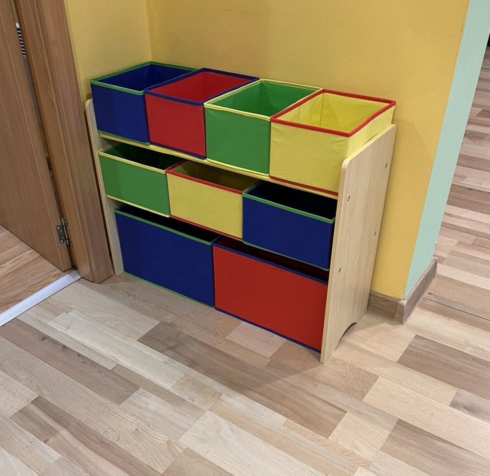 Ginger Home Organizator copii din lemn Color pentru jucarii cu 2 cutii mari 3 medii si 4 mici textile detasabilecolturi si margini rotunjite dimensiuni 825x293x60 cm