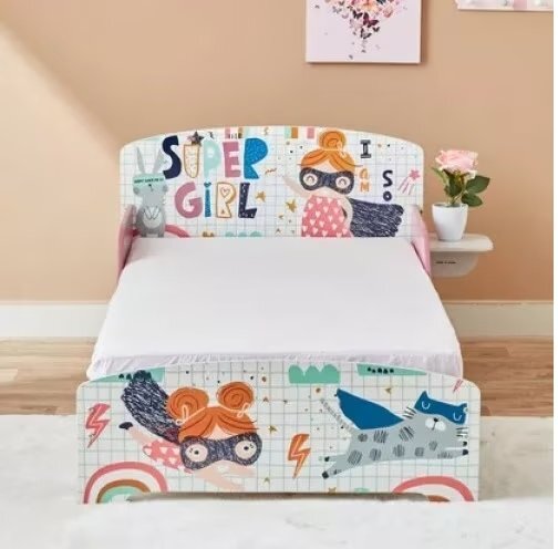 Ginger Home Pat junior din lemn 140x70 cm cu laterale protectie si polita Super Girl