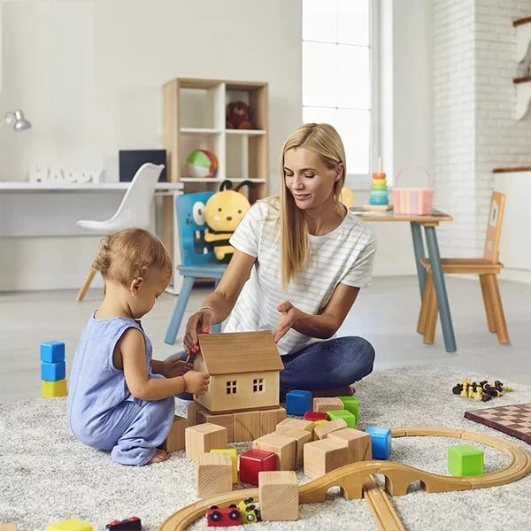 Ginger Home Set masuta cu 2 scaunele din lemn Monsters