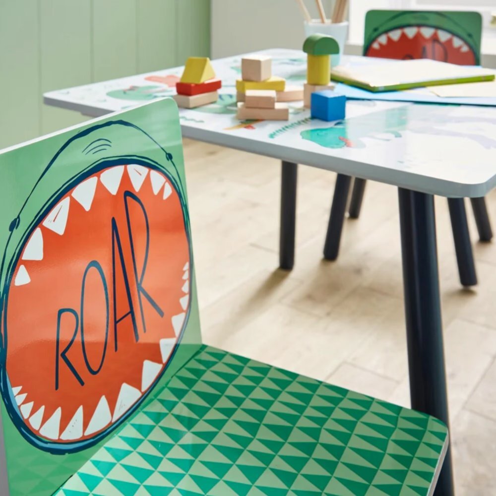 Ginger Home Set masuta cu 2 scaunele din lemn pentru activitati si servire masa Dinosaur