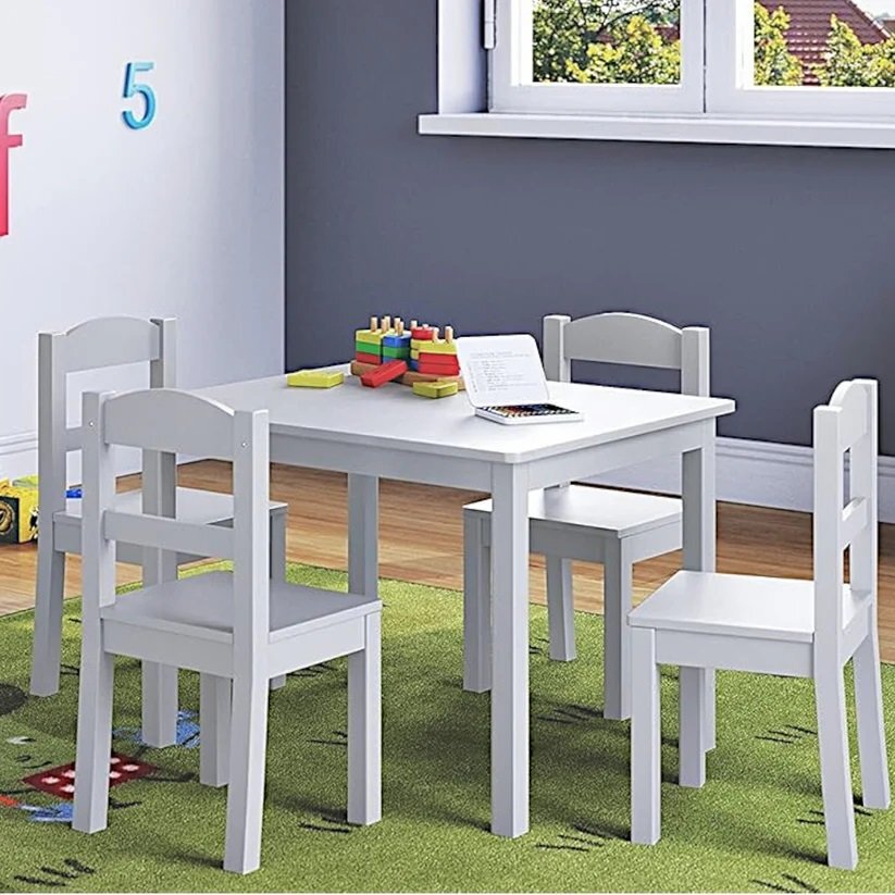 Ginger Home Set masuta cu 4 scaunele din lemn Albmargini rotunjitedesign scandinav elegantpotrivit pentru luat masaactivitatitemegradinitaafter school