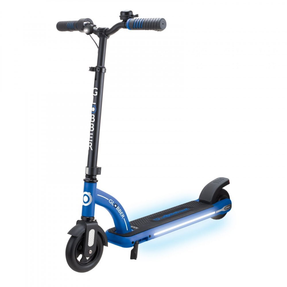 Globber Trotineta electrica E-Motion 11 Blue autonomie 9-11 km ghidon reglabil echipat cu lanterna LED si clopotel platforma prevazuta cu cric roti din cauciuc greutate admisa 70 kg