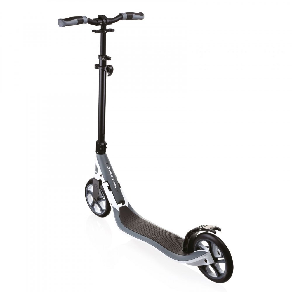 Globber Trotineta pliabila adult One NL 205 alb cadru din aluminiu ghidon reglabil platforma antiderapanta greutate admisa 100 kg
