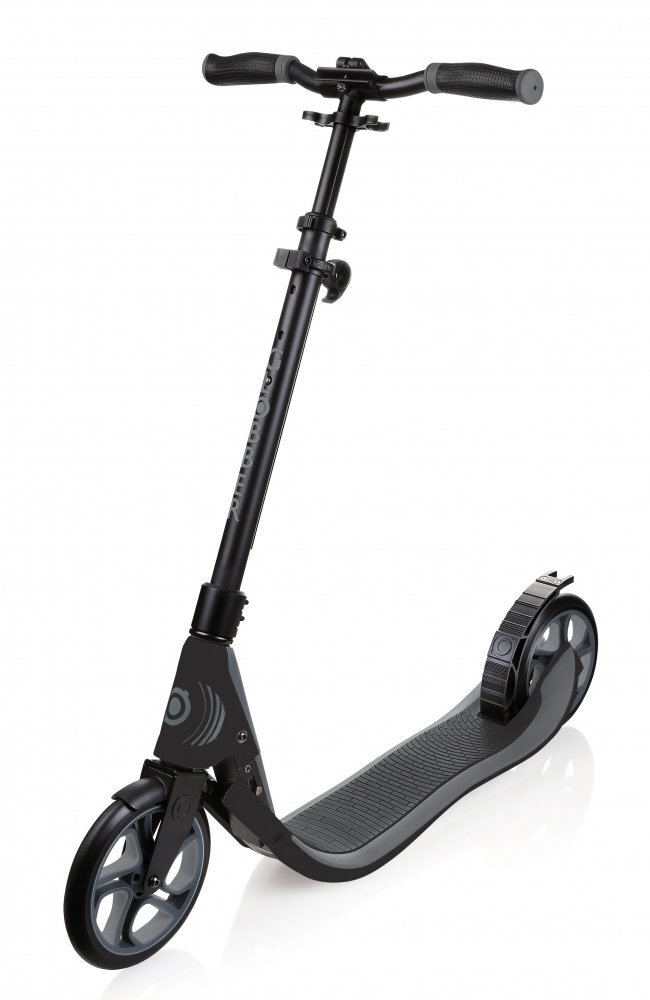 Globber Trotineta pliabila adult One NL 205 negru cadru din aluminiu ghidon reglabil platforma antiderapanta greutate admisa 100 kg