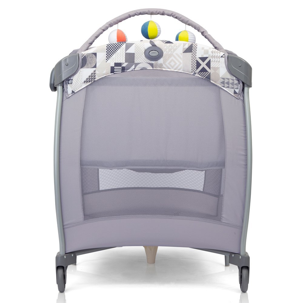 GRACO Patut Contour Electra Patchwork Grey cu masuta de infasat arcada cu jucarii roti saltea pliabila si geanta de transport