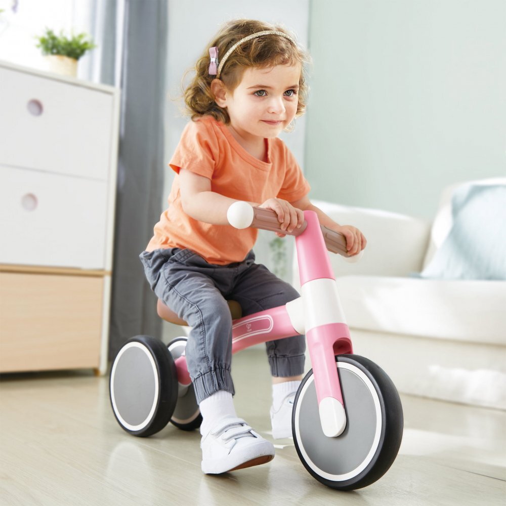 HAPE Tricicleta copii de echilibru cu 3 roti roz deschis cadru usor de aluminiu scaun reglabil roti fabricate din material spumant TPU moale si flexibil de la 18 luni