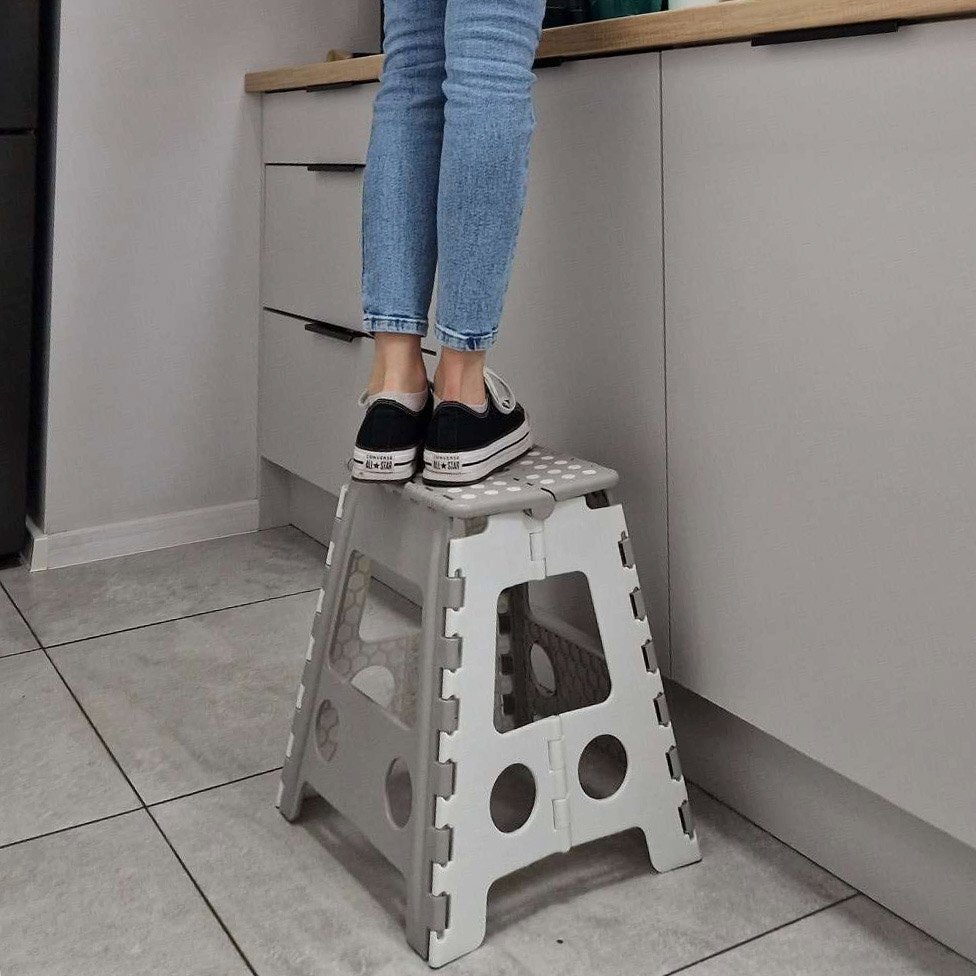 Ikonka Scaunel Pliabil din plastic 39 cm Light Grey