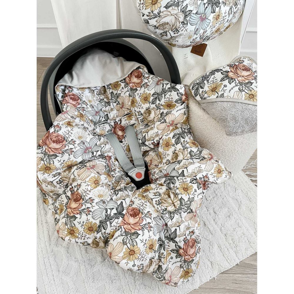 Infantilo Paturica de infasat pentru scaun auto Velvet flori retro bej