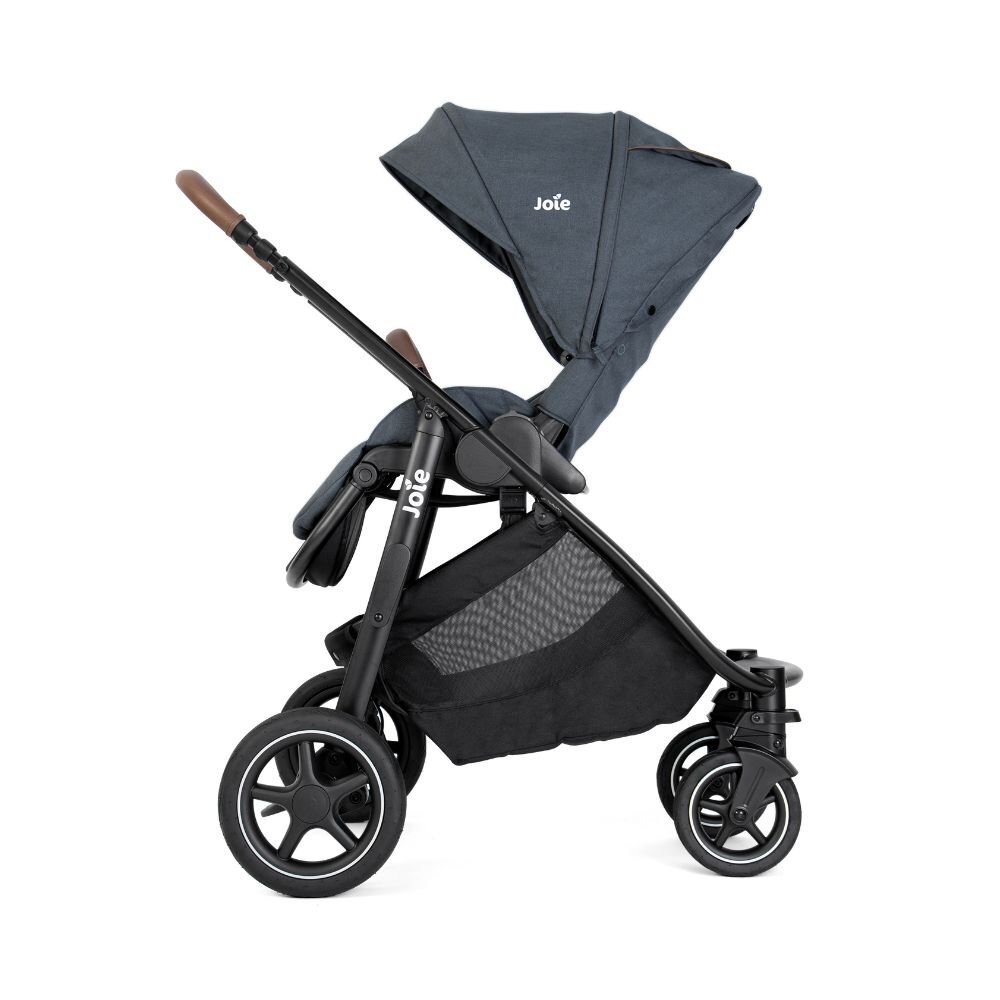 JOIE Carucior pentru copii Versatrax Moonlight cu spatar reglabil suspensii suport pentru picioare maner ajustabil suport pahar