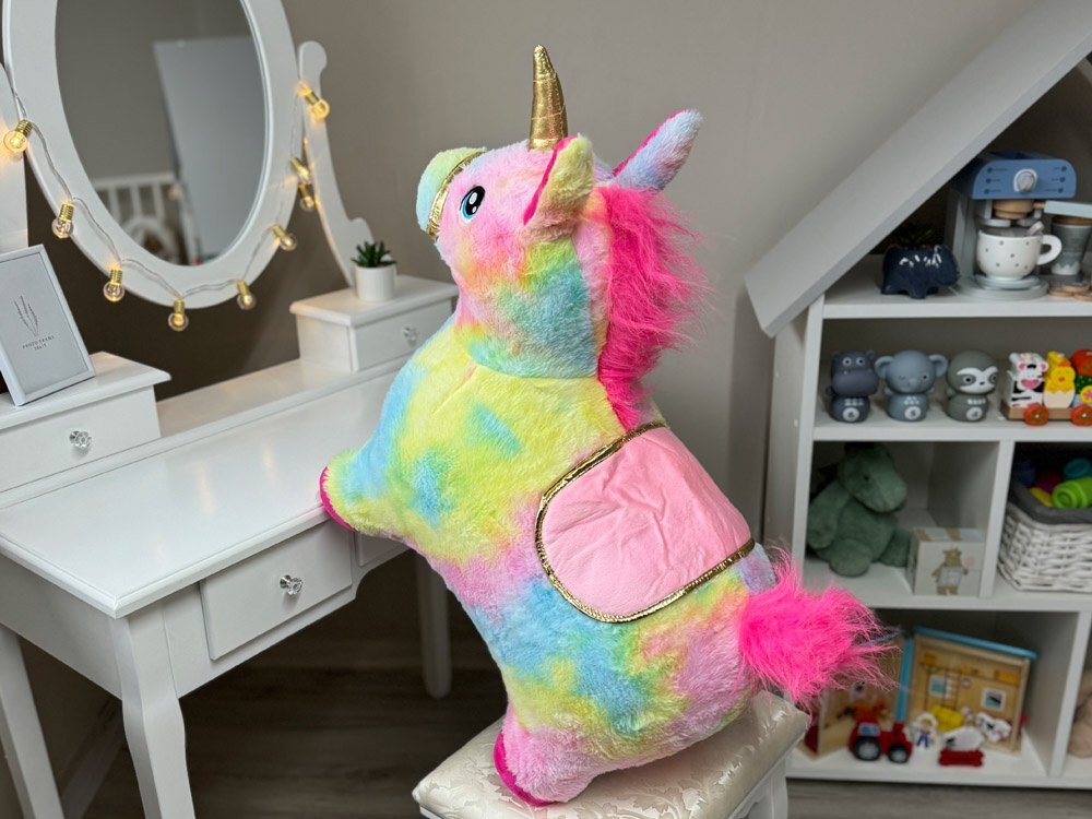 Jokomisiada Calut gonflabil de sarit pentru copii Rainbow Unicorn realizat din cauciuc imbracat in plus pufos cu pompa de picior inclusa dimensiune 61 x 17 x 52 cm
