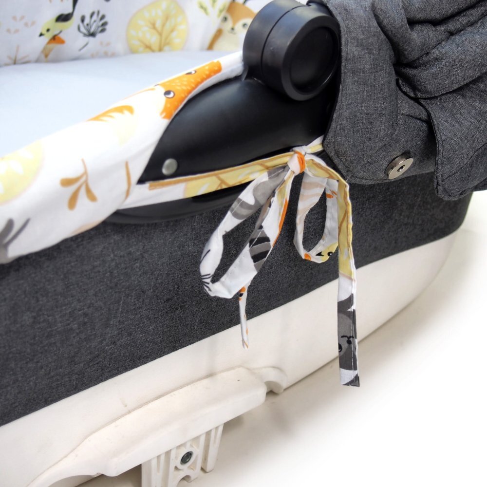 Kerstin Set insertie textila pentru landoucosulet copii Forest Friends cearsaf cu elastic asortat 80x38 cm realizate din bumbac 100