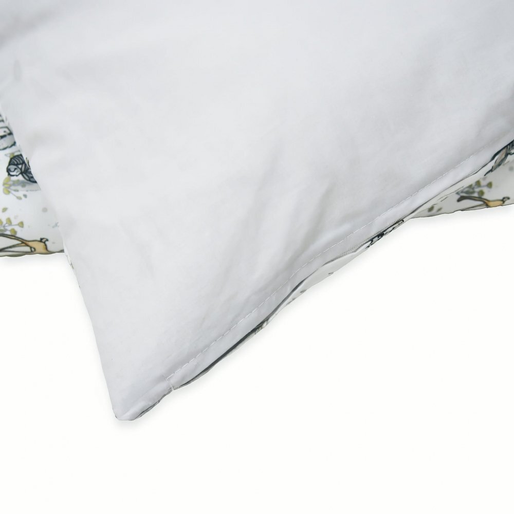 Kerstin Set lenjerie 2 piese pentru patut copii Forest animals husa pilota 120x90 si fata perna 40x60 cm design versatil cu doua fete tesatura moale inchidere cu fermoar