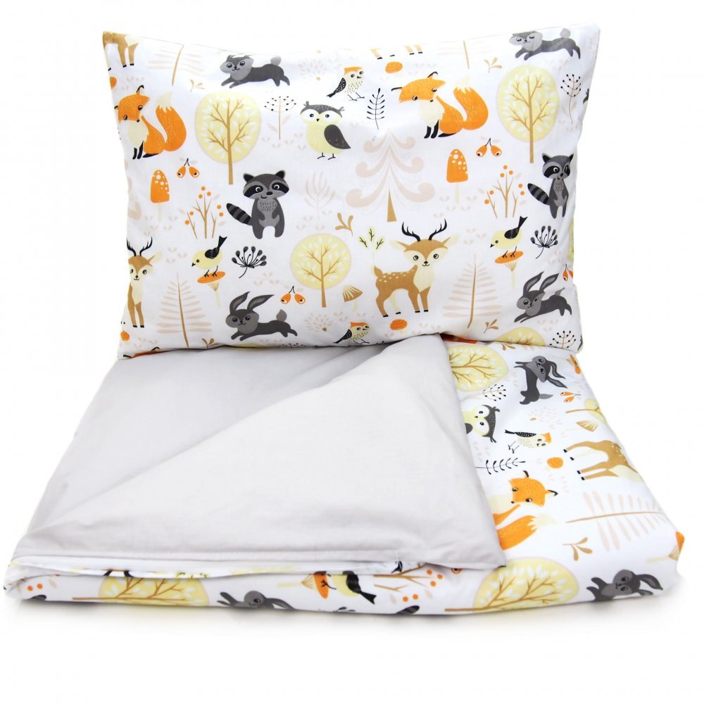 Kerstin Set lenjerie 2 piese pentru patut copii Forest Friends husa pilota 120x90 si fata perna 40x60 cm design versatil cu doua fete tesatura moale inchidere cu fermoar