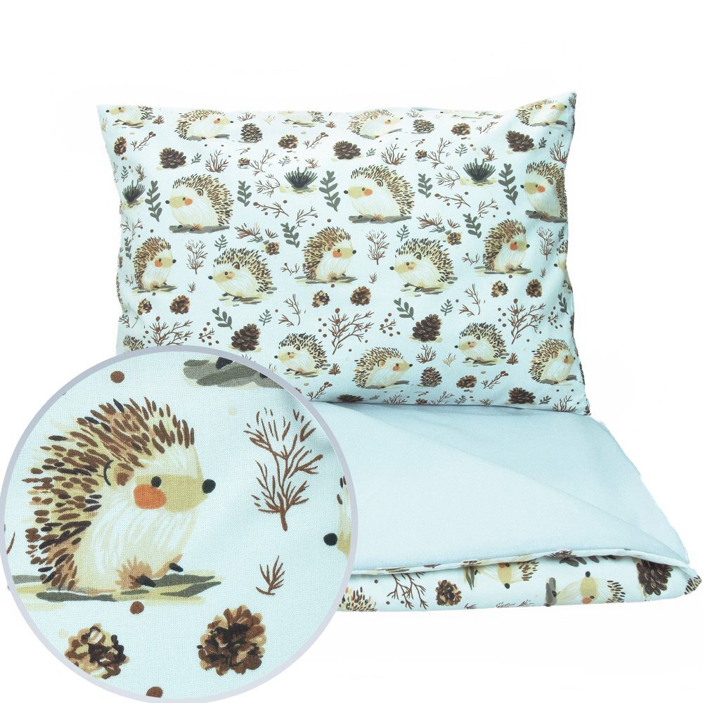 Kerstin Set lenjerie 2 piese pentru patut copii Hedgehog husa pilota 120x90 si fata perna 40x60 cm design versatil cu doua fete tesatura moale inchidere cu fermoar