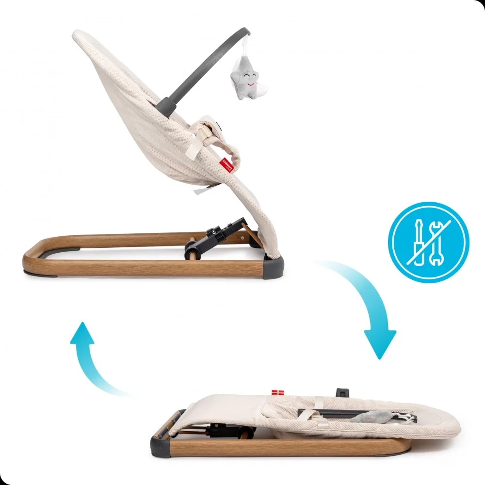 Kidnort Balansoar ergonomic pentru copii Moln Bej cu centura de siguranta bara cu jucarii detasabila spatar ajustabil pliabil si usor de transportat