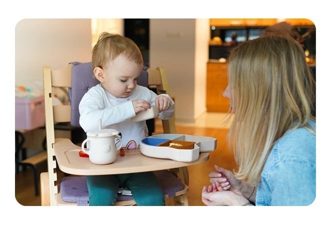 Kidnort Farfurie din silicon cu 4 compartimente detasabile Retter Mjolk Bej