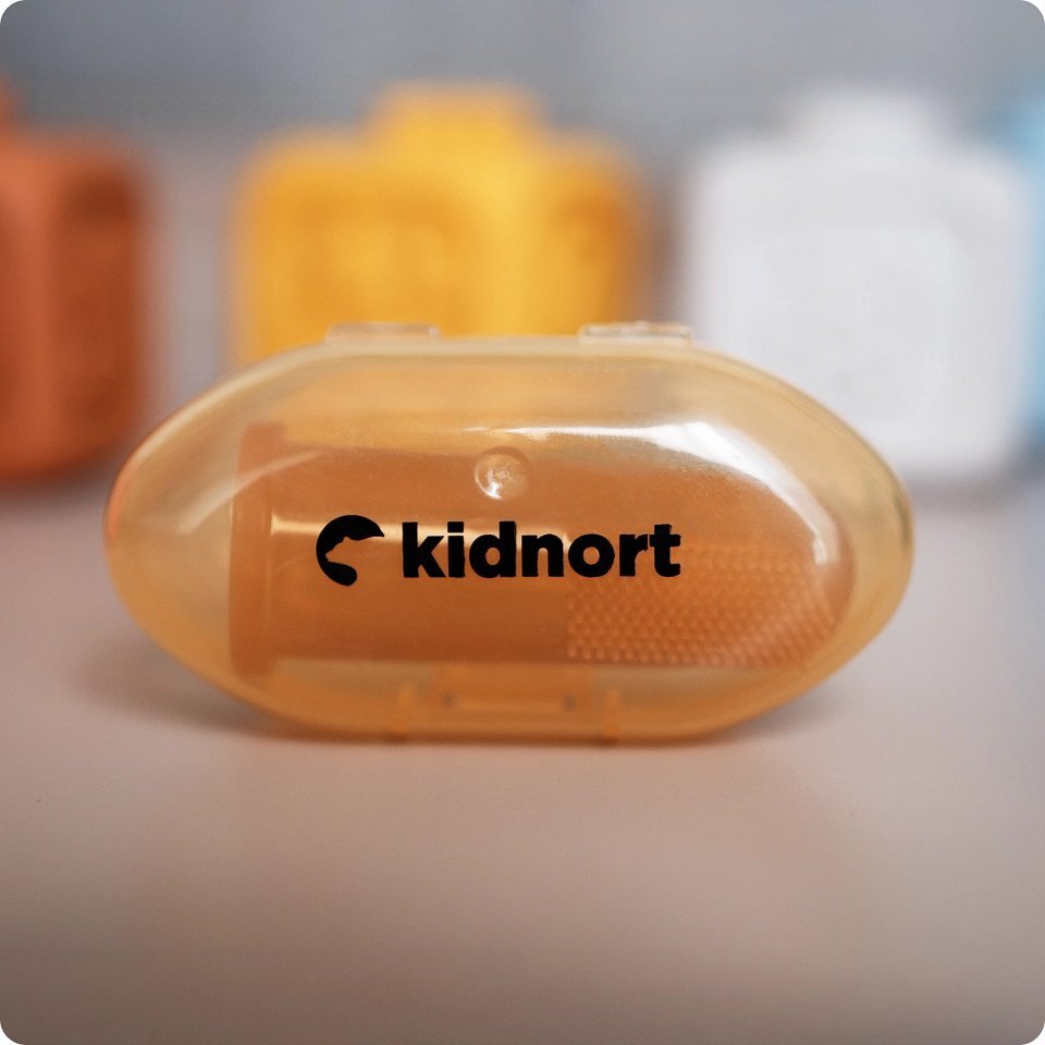Kidnort Periuta de dinti Blomka sterilizabila din silicon medical moale si flexibil dimensiune universala