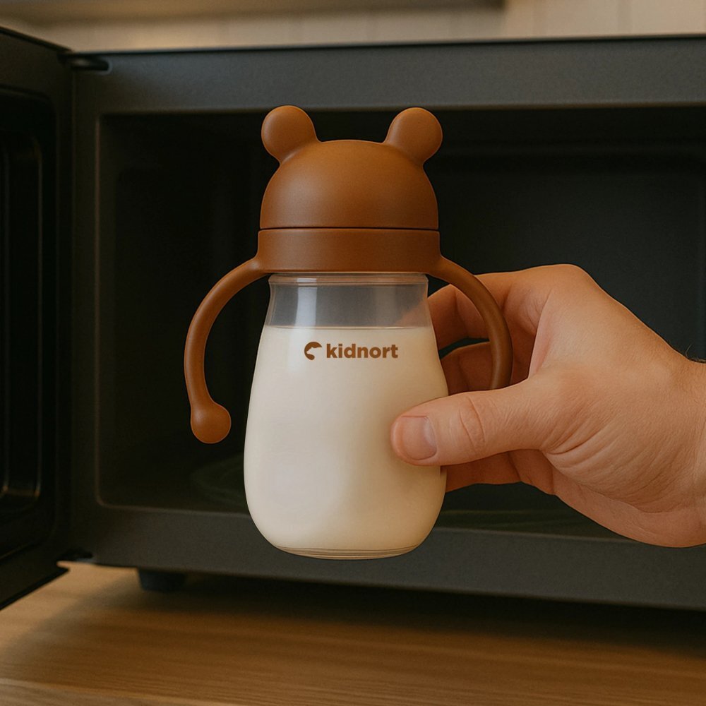 Kidnort Sticluta de apa din tritan pentru copii Bringebaer sterilizabila pai moale din silicon cu biluta gravitationala maner ergonomic capacitate 240 ml Brown