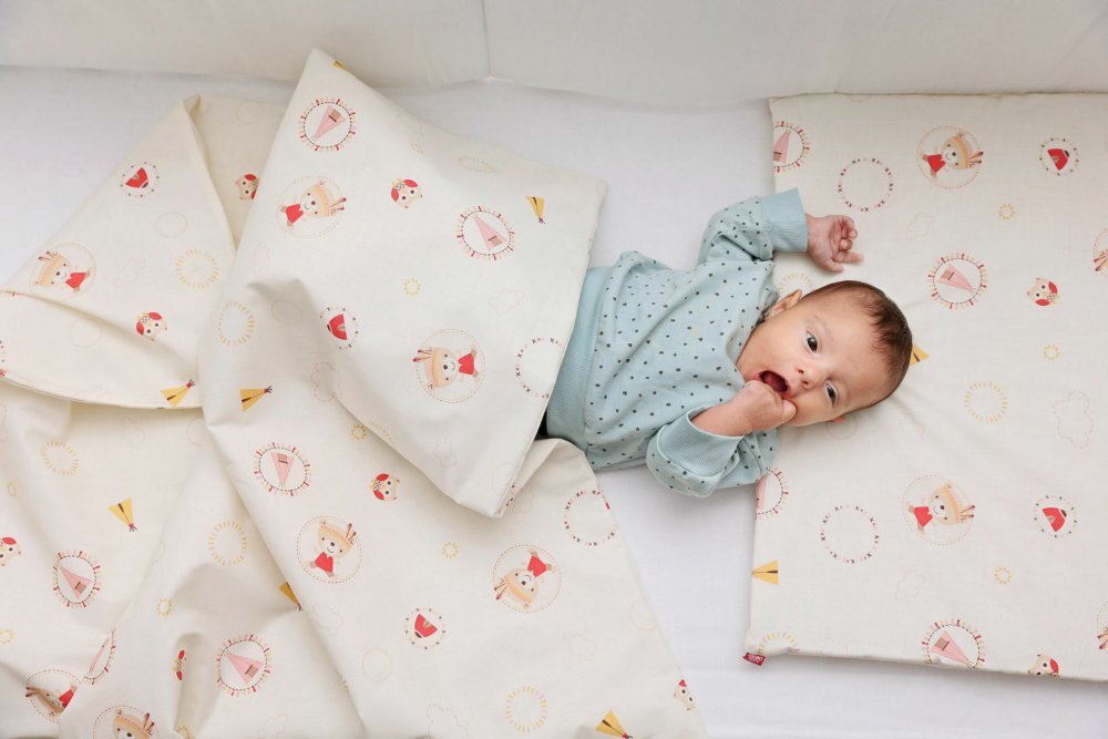 Kids Decor Lenjerie pat copii 4 piese Mici Indieni KidsDecor din bumbac 70x110 cm 100x135 cm