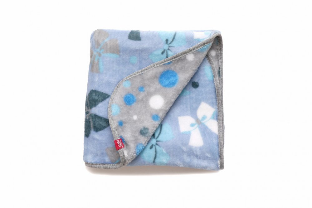 Kids Decor Paturica pufoasa de plus 2 fete bleu cu fundite si gri cu buline 75x75 cm