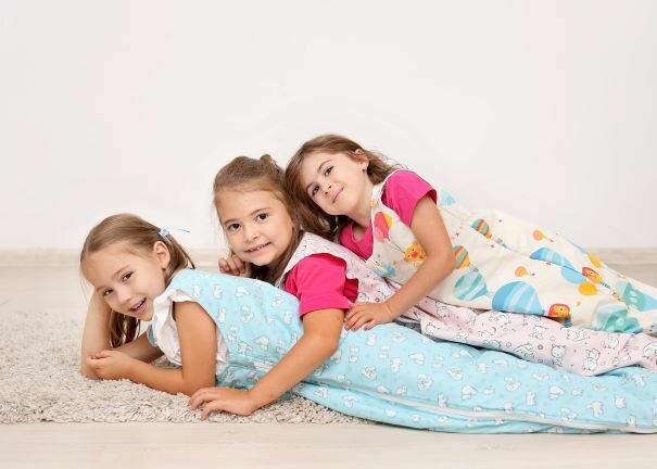 Kids Decor Sac de dormit copii 0.5 tog KidsDecor Ursi Polari din bumbac 110 cm
