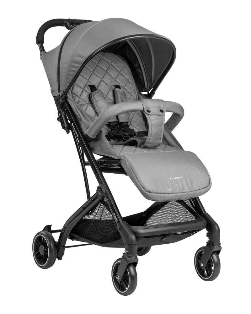KikkaBoo Carucior sport Miley LightGrey pana la 22kgPliere compacta cu sistem trollerCadru aluminiuSuspensiiBaldachin cu extensie protectie UPF50+Spatar reglabil cu pozitie de somnMaterial impermeabilHusa picioare