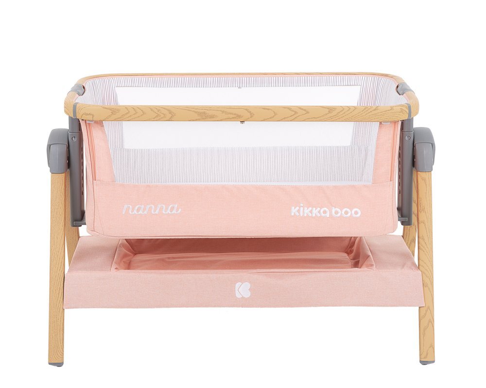 KikkaBoo Patut Co-Sleeper Nanna Pink Wood 2020 cu inaltime reglabila laterala culisanta roti husa detasabila si lavabila accesorii incluse