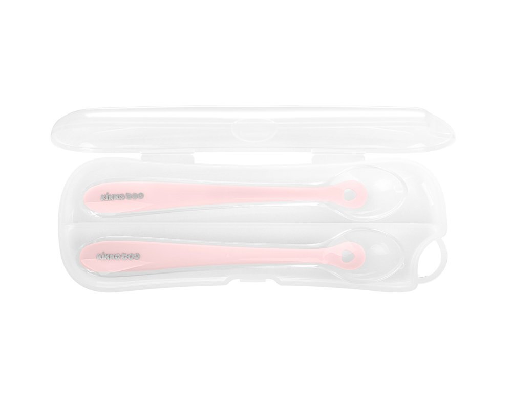 KikkaBoo Set 2 lingurite din silicon pentru copii Pink in cutiuta depozitareRecomandata de la 4 luniFara BPATextura extrem de moale