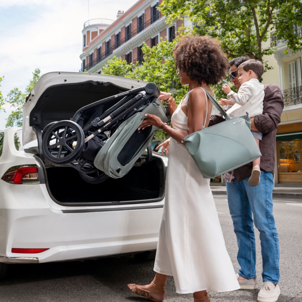 KINDERKRAFT Carucior 2 in 1 pentru copii Prime 3 Black suspensii suport reglabil pentru picioare greutate admisa 22 kg