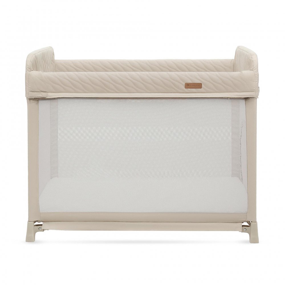 KINDERKRAFT Patut pliabil Moon Dream Beige echipat cu o saltea sigura partile laterale din plasa geanta inclusa