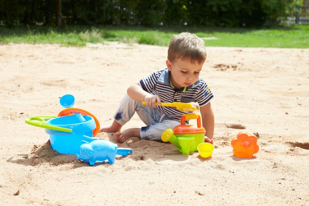 Lena Set 10 jucarii pentru nisip