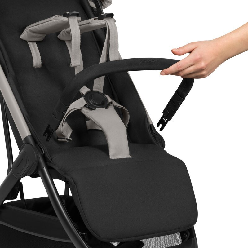 Lionelo Carucior sport Julie Air Bej greutate redusa 7.5 kg sustine 22 kg 6 luni+ capotina impermeabila protectie SPF 50+ include suport sticla pliere compacta conform cu EN1888-1 si EN1888-2