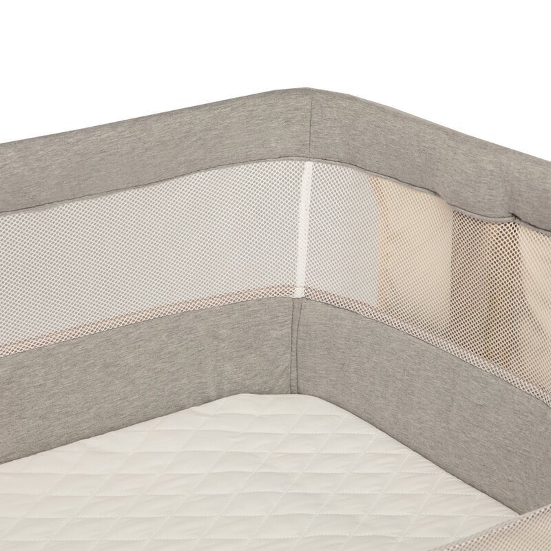 Lionelo Patut co-sleeper Leonie Grey Sand cu sistem de leganare setare unghiulara reglabil pe inaltime conform cu standardele europeane de securitate EN1130 si EN16890