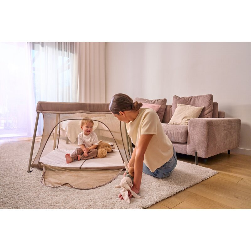 Lionelo Patut multifunctional Alice Bej 3 in 1 pliabil 0 luni+ 2 trepte de inaltime pentru saltea material rezistent Oxford 300D cu iesire laterala geanta de transport pana 15 kg 104x70x74 cm
