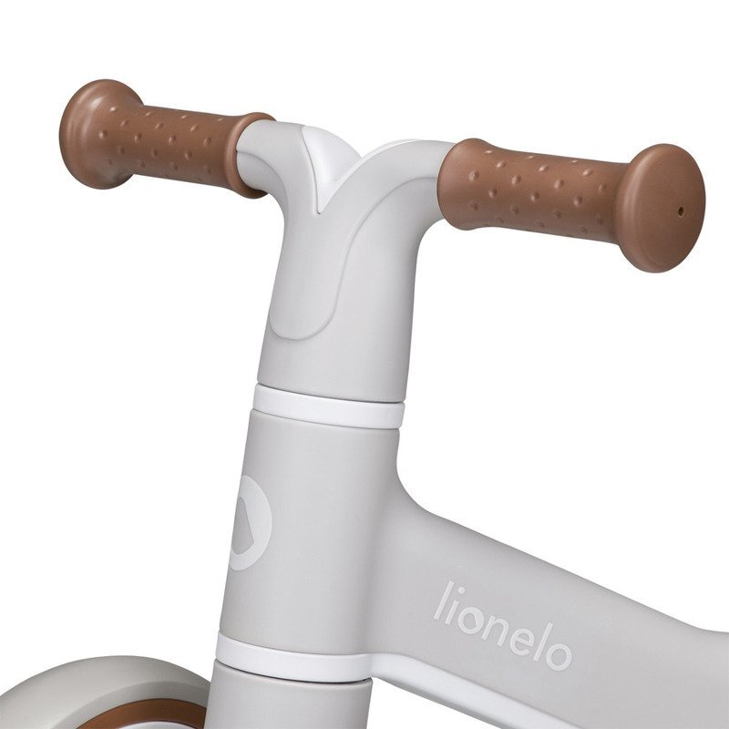 Lionelo Ride-On copii fara pedale Villy Bejde la 12-36 luniroti din spuma EVAsistem de blocare a directieiinaltimea scaunului de la sol 26 cm greutate maxima admisa 30 kg