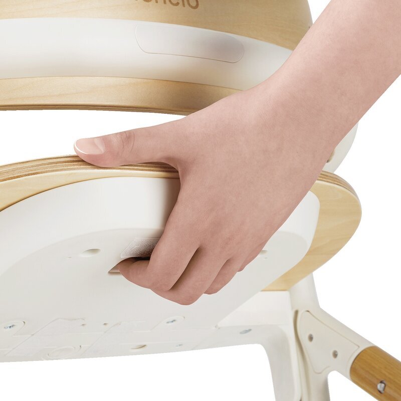 Lionelo Scaun de masa multifunctional Celia din lemn de fag 6 luni- adult reglabil pe inaltime husa impermeabila tavita silicon suport de picioare reglabil greutate maxima 90 Kg AlbNatural