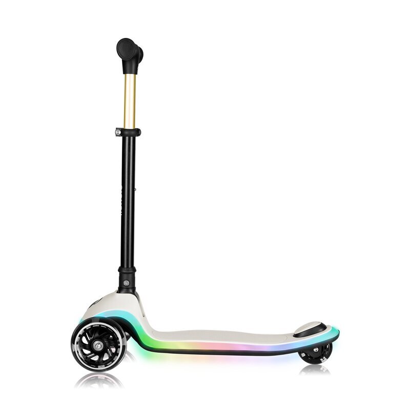 Lionelo Trotineta pentru copii Mey Bej ultrapliabila cu lumini si cosulet maner ajustabil pe inaltime 3 ani+ pana la 50 kg ultra usor 2.8 kg conform cu standardul EN71-123 certificata Intertek