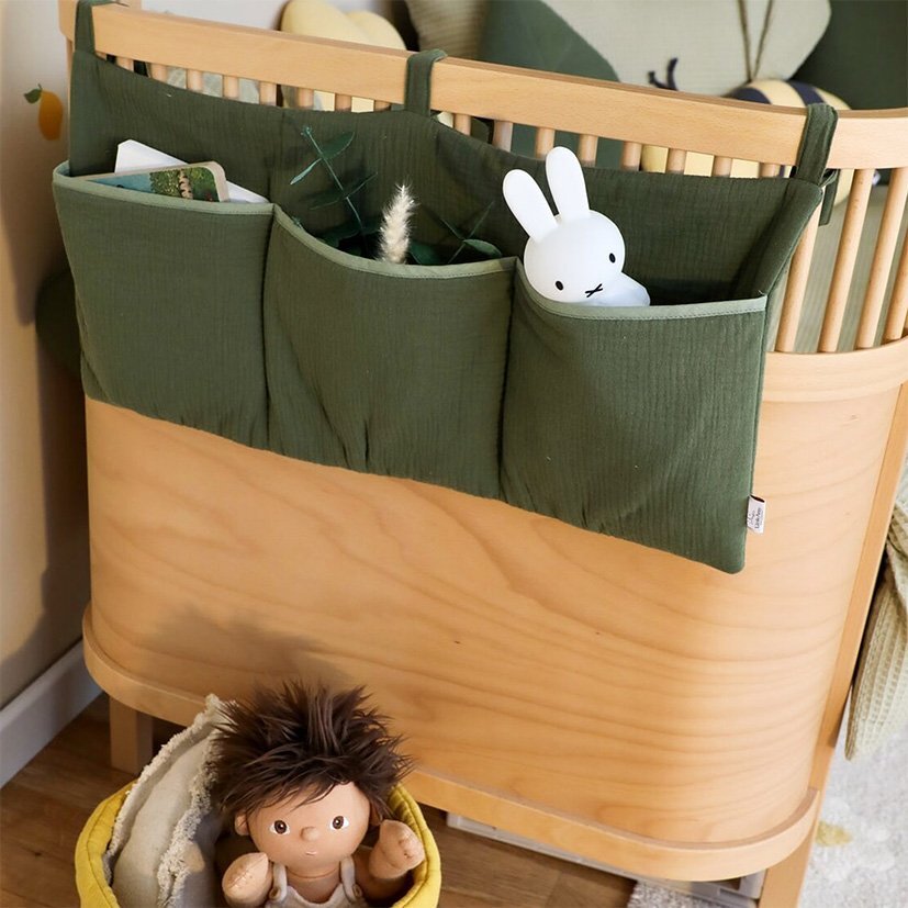 Little Amy Organizator suspendat din muselina pentru pat 60 x 30 cm Verde