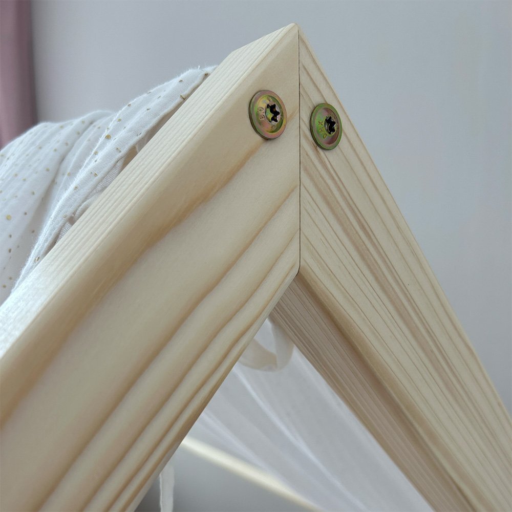 Little Amy Pat copii montessori tip casuta LittleAmy Angel Nest Balustrade cu bare rotunde Natur 90 x 200 cm