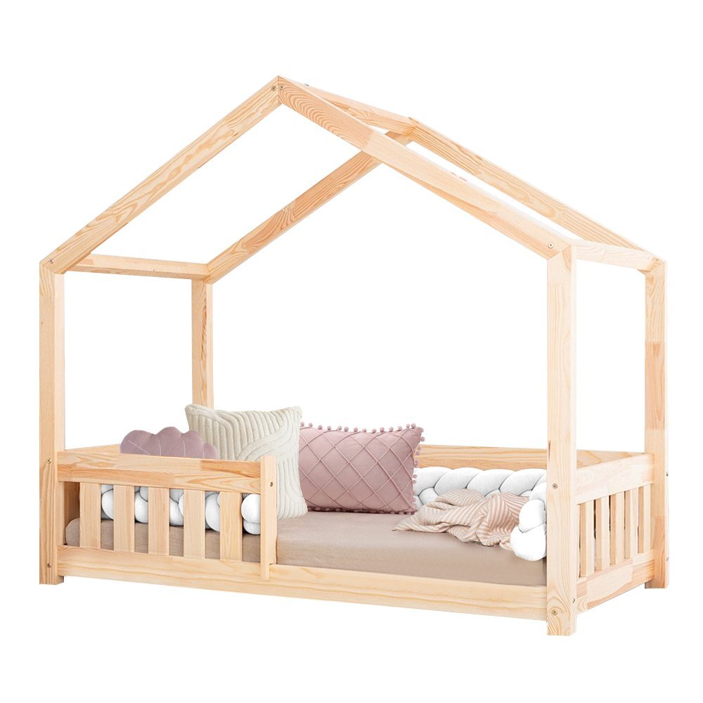Little Amy Pat pentru copii Montessori tip casuta LittleAmy Cozi Cottage balustrade cu bare plate Natur 120 x 200 cm
