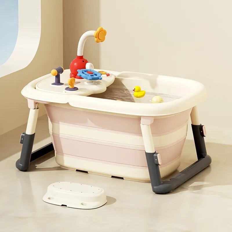 Little Mom Cadita 3 in 1 pentru copii AquaPlay Pink pliabila echipata cu masuta de joaca detasabila dus functional si dop evacuare apa picioruse reglabile in inaltime dimensiune 78.5 x 51.5 x 38 cm