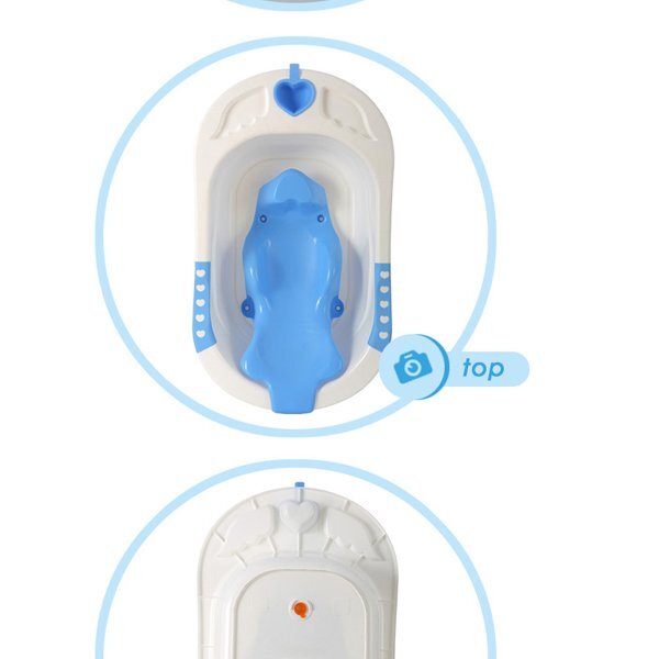 Little Mom Cadita bebelusi Angel Blue cu reductor detasabil ergonomic cu fixare in ventuze inclus echipata cu manere antiderapante Dop de scurgere 88 x 51 x 22 cm