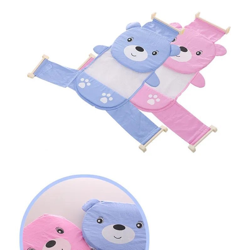 Little Mom Hamac cadita Cute Bear Pink forma ergonomica material moale cu sistem prindere facil dimensiuni 58 x 68 cm