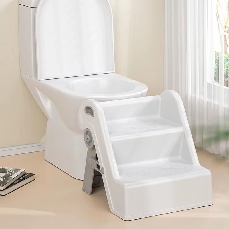Little Mom Inaltator pliabil cu doua trepte pentru copii FoldStep Baby White design compact si ergonomic cu maner integrat si accesoriu practic detasabil